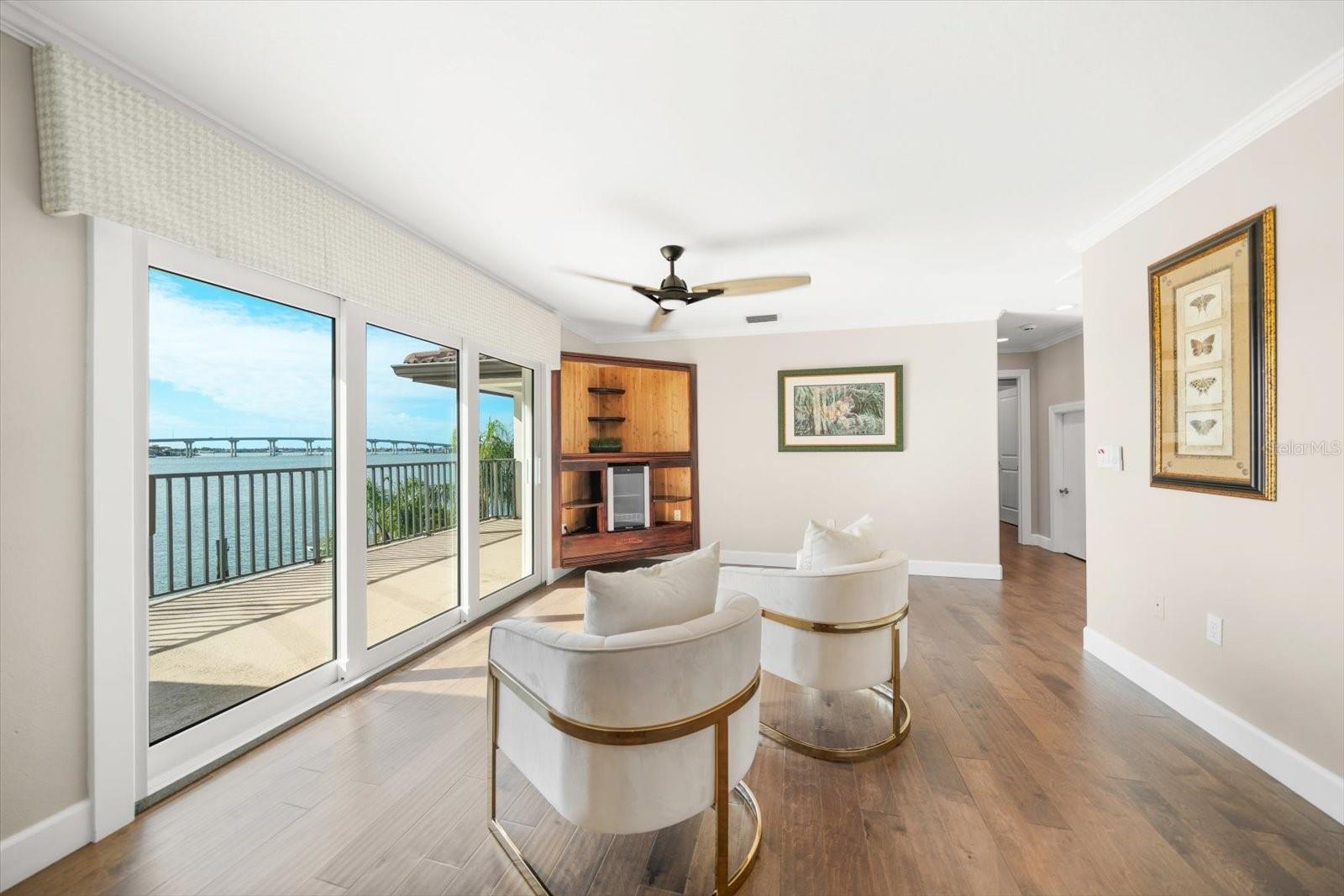 TB8381417 Property Photo