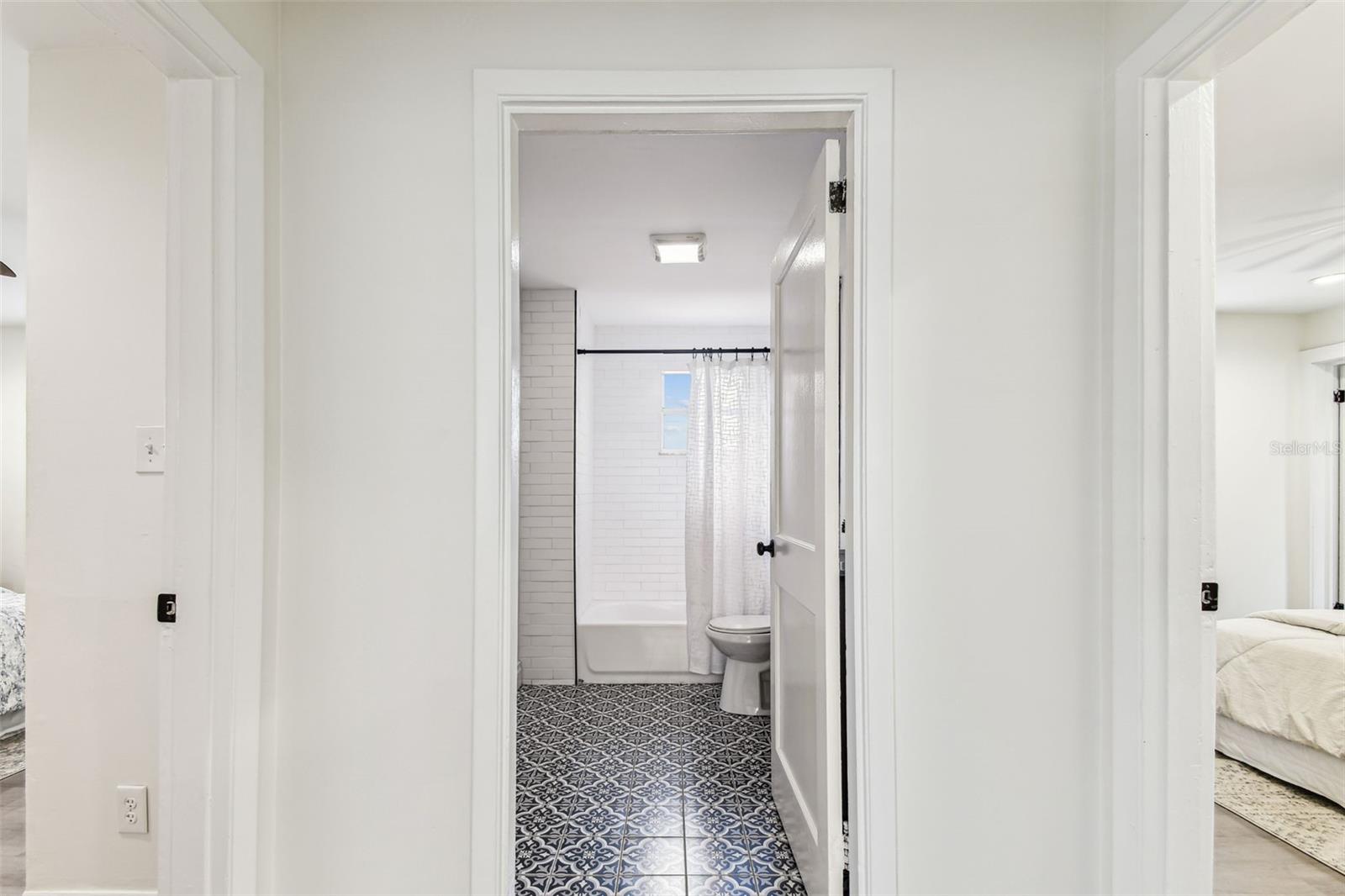 3806 N TAMPA ST, TAMPA, FL, 33603