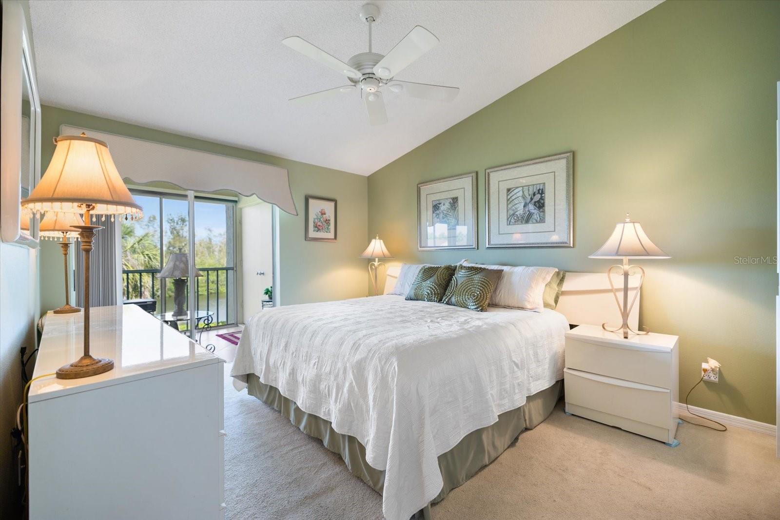 821 WATERSIDE DR #205, VENICE, FL, 34285