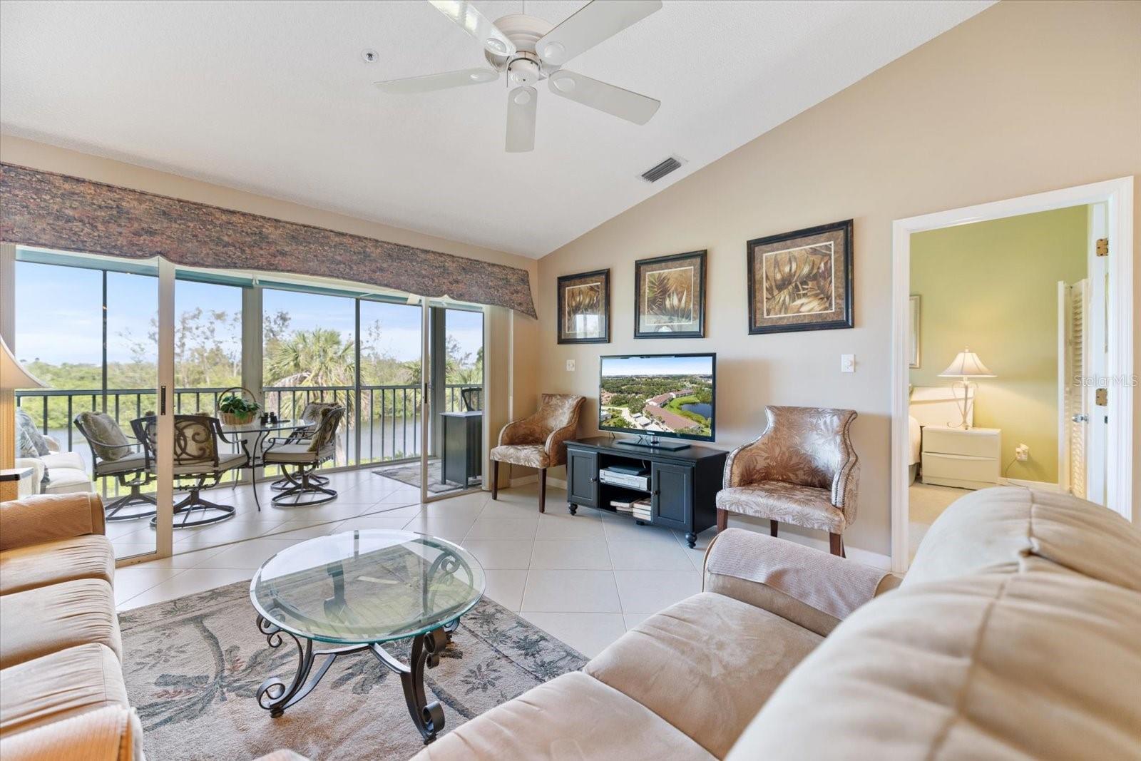 821 WATERSIDE DR #205, VENICE, FL, 34285