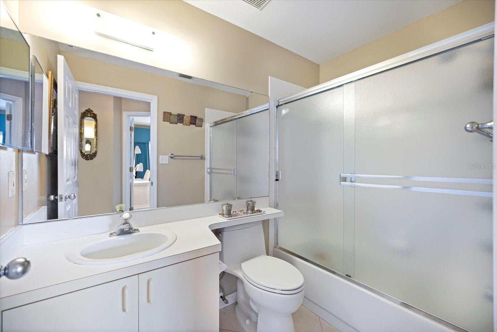 821 WATERSIDE DR #205, VENICE, FL, 34285