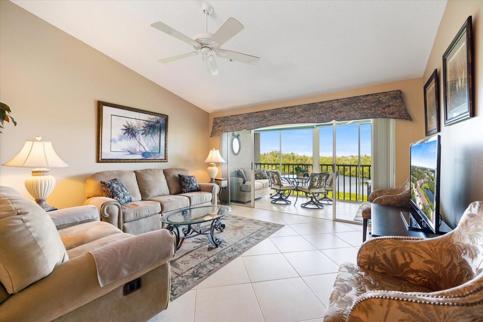 821 WATERSIDE DR #205, VENICE, FL, 34285
