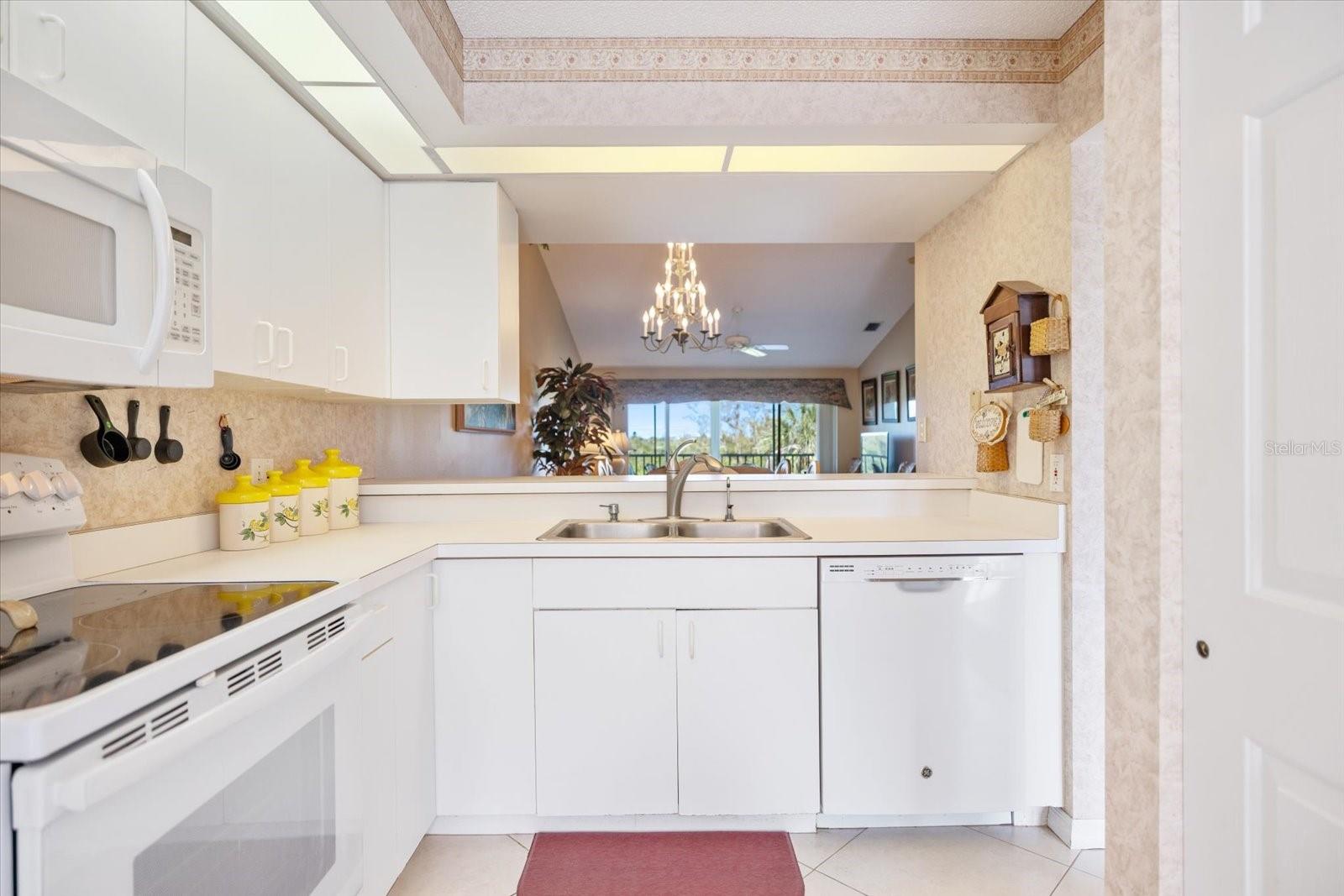 821 WATERSIDE DR #205, VENICE, FL, 34285