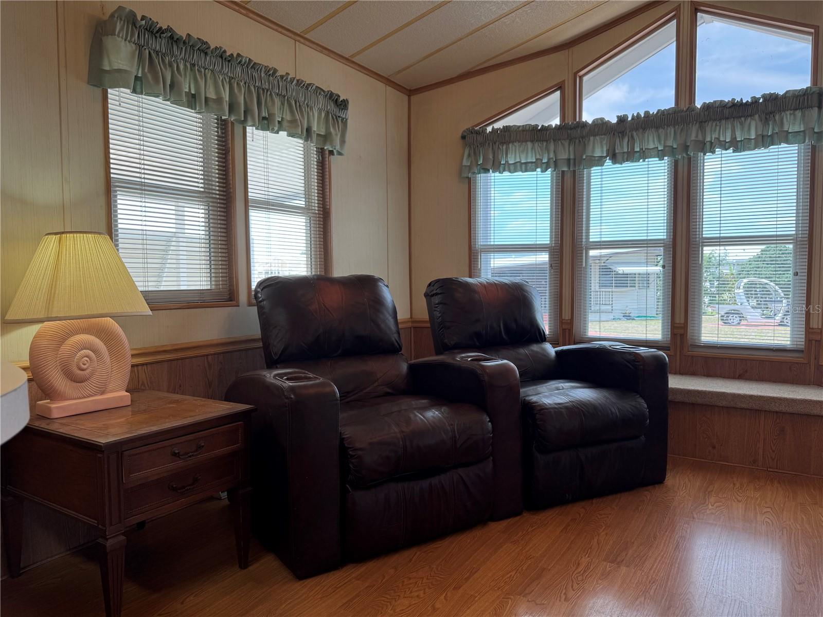 TB8381477 Property Photo