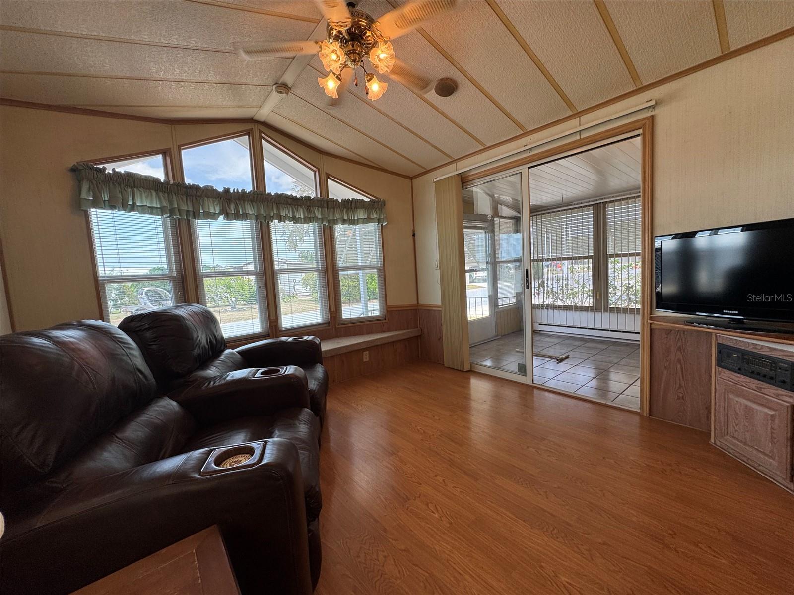 TB8381477 Property Photo