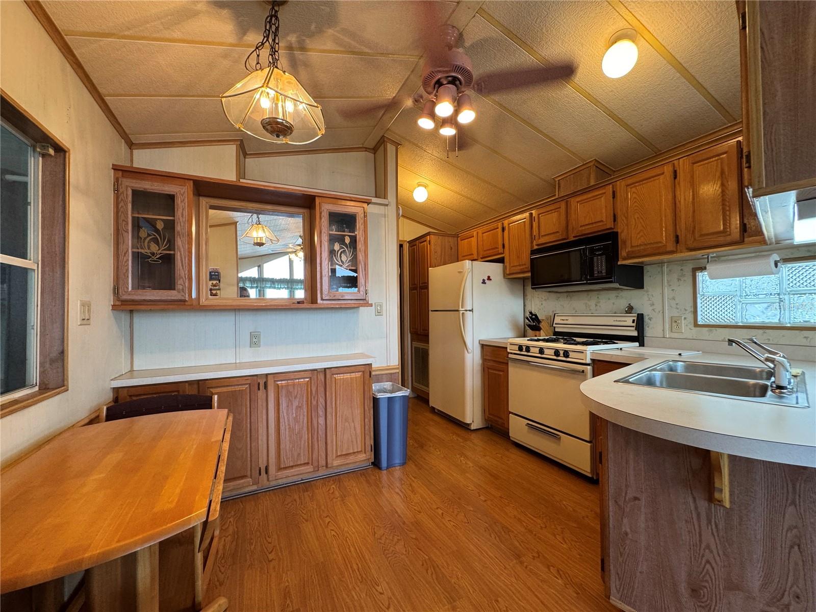 TB8381477 Property Photo