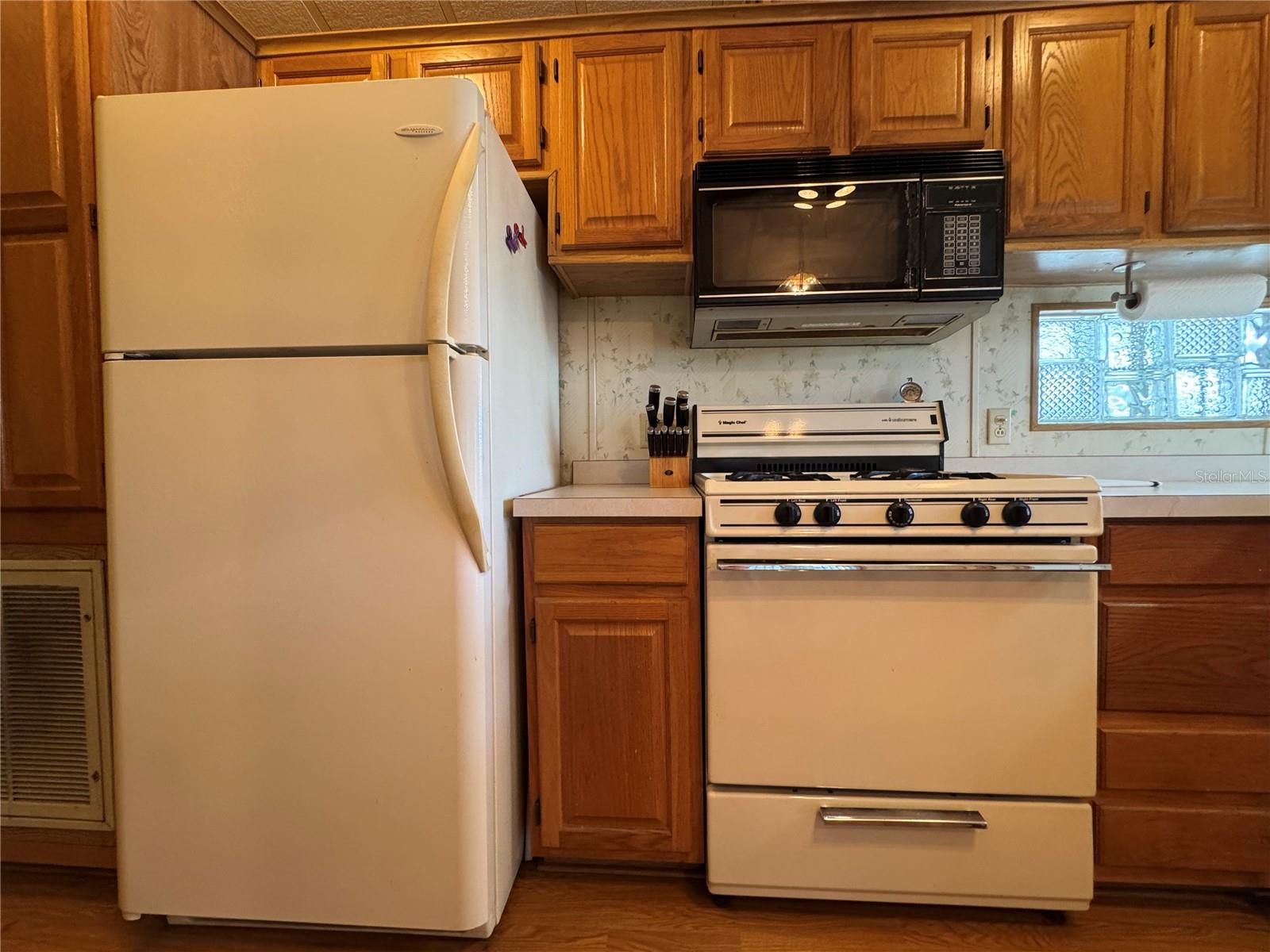 TB8381477 Property Photo