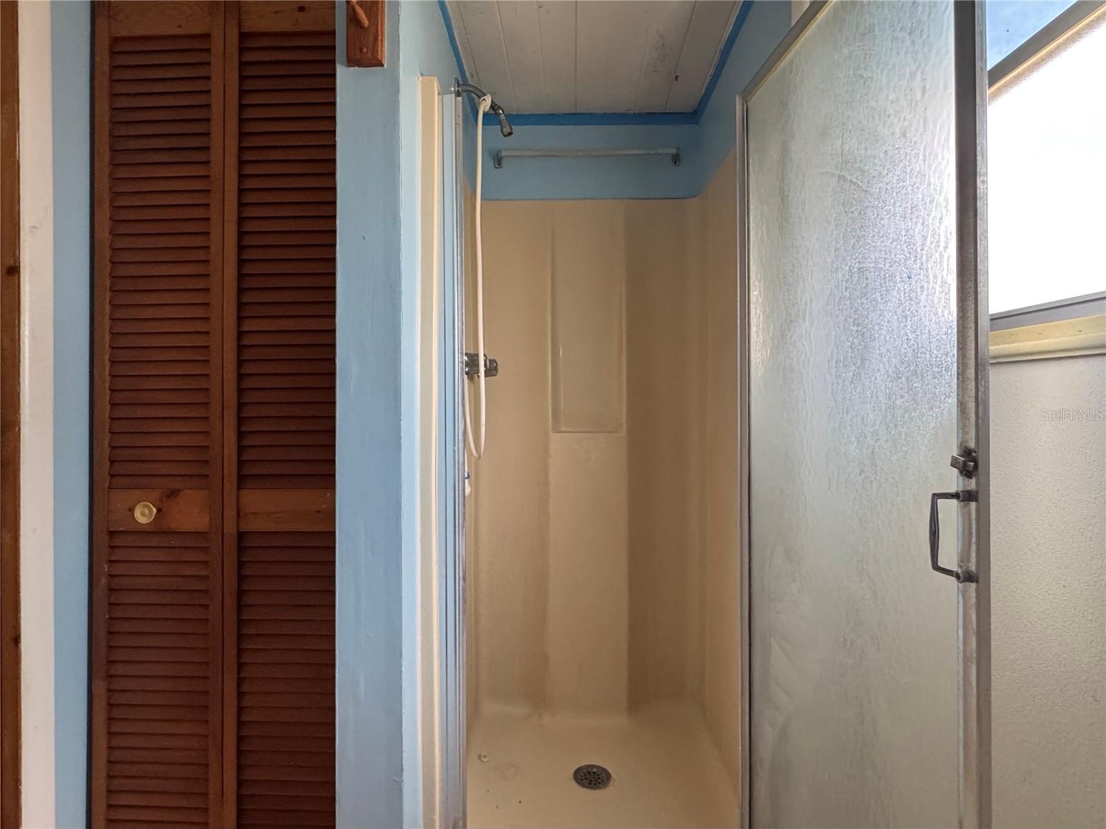 TB8381477 Property Photo