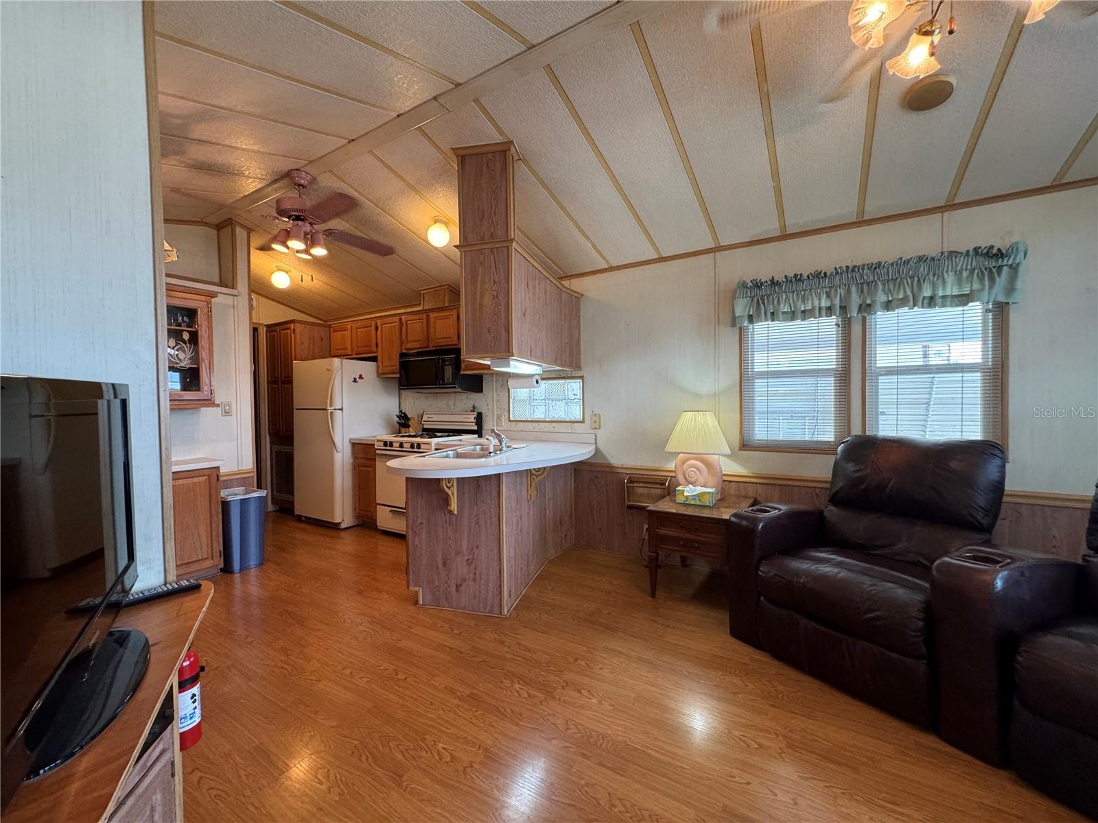 TB8381477 Property Photo