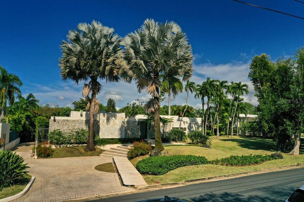 PR9113373 Property Photo