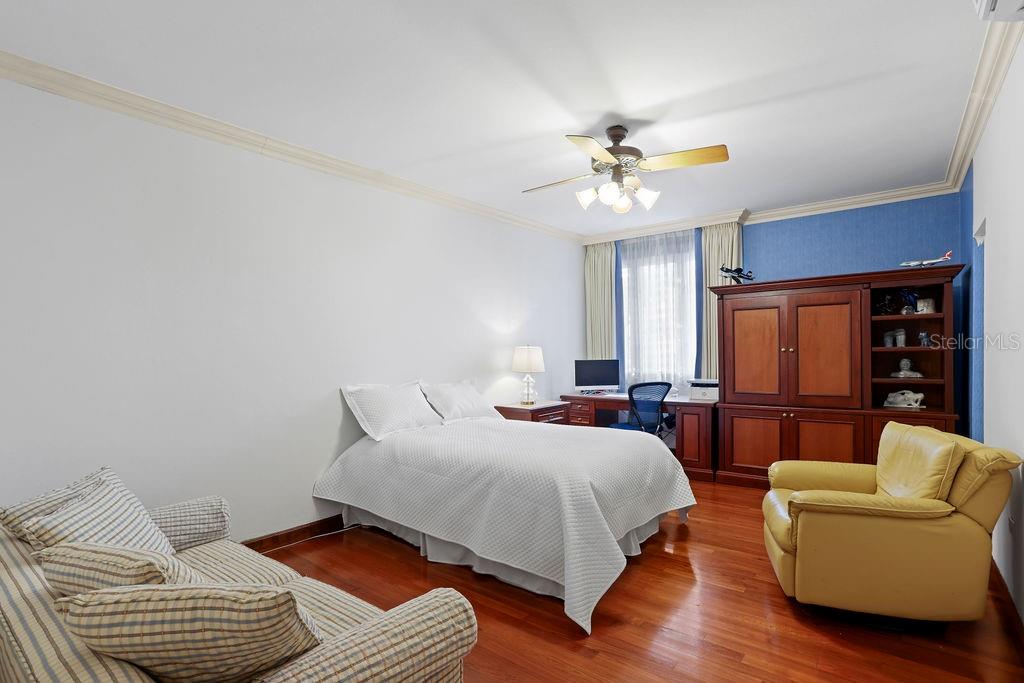 PR9113373 Property Photo