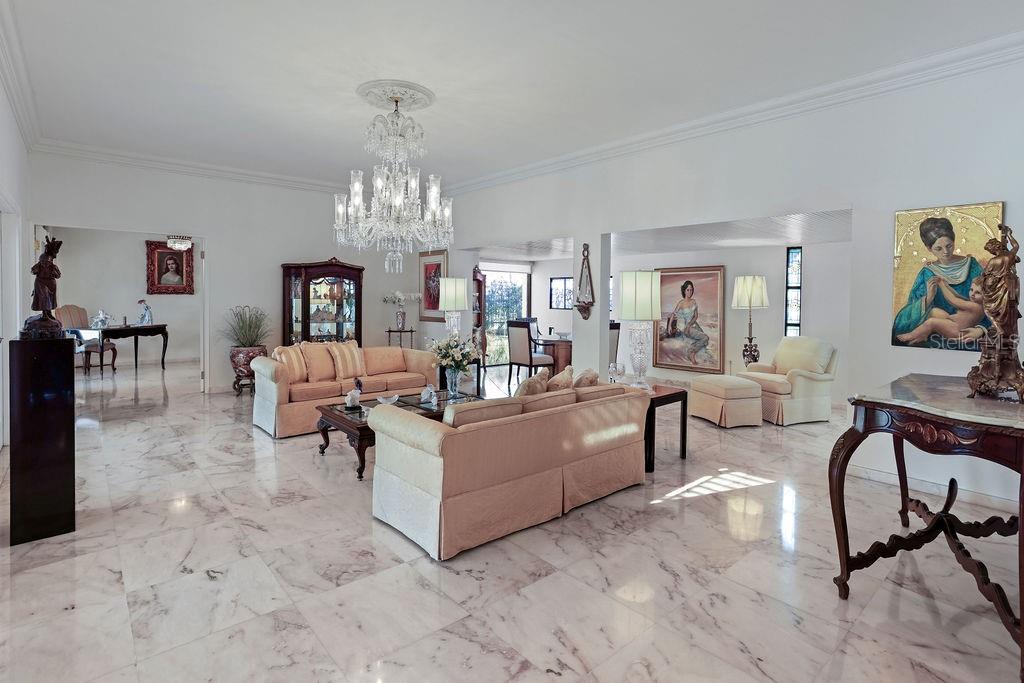 PR9113373 Property Photo