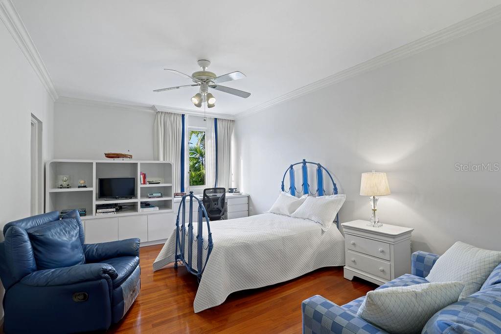 PR9113373 Property Photo