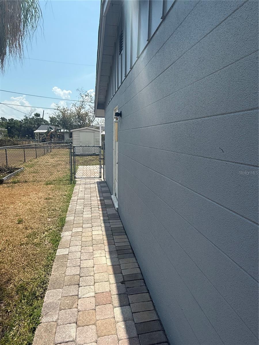 635 W TARPON BLVD NW, PORT CHARLOTTE, FL, 33952