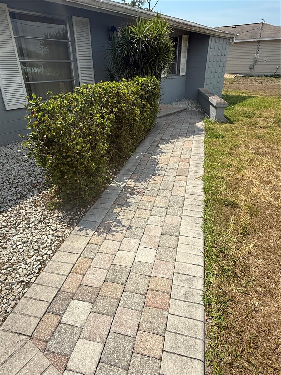 635 W TARPON BLVD NW, PORT CHARLOTTE, FL, 33952