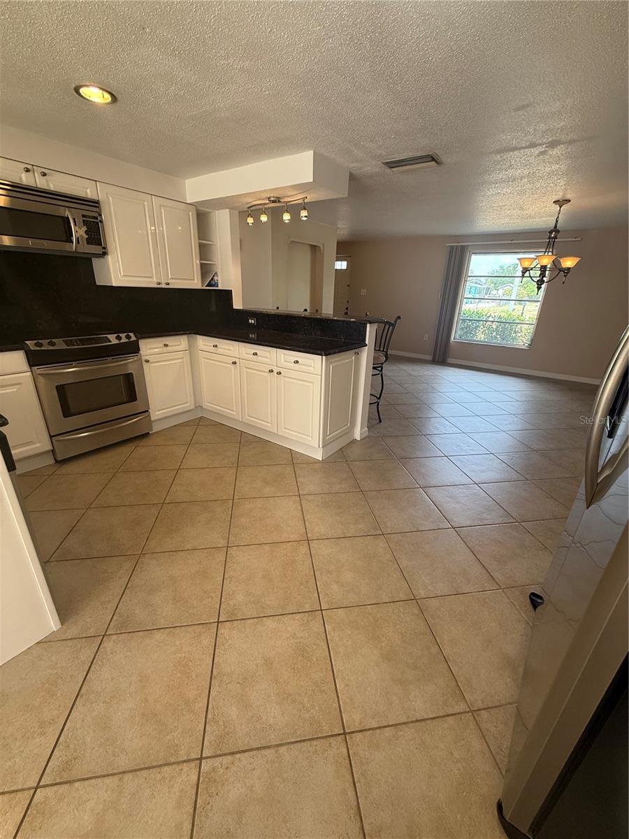 635 W TARPON BLVD NW, PORT CHARLOTTE, FL, 33952