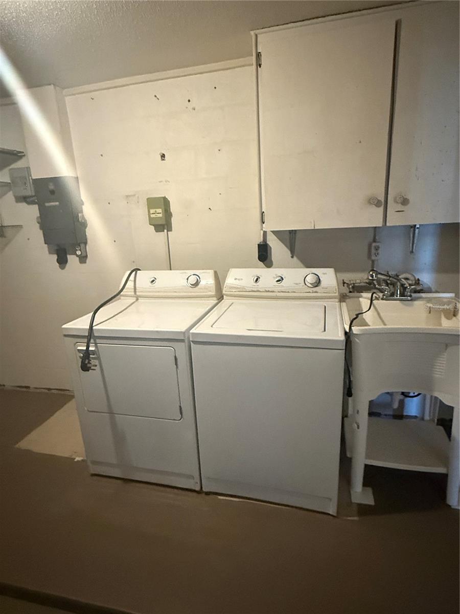 635 W TARPON BLVD NW, PORT CHARLOTTE, FL, 33952