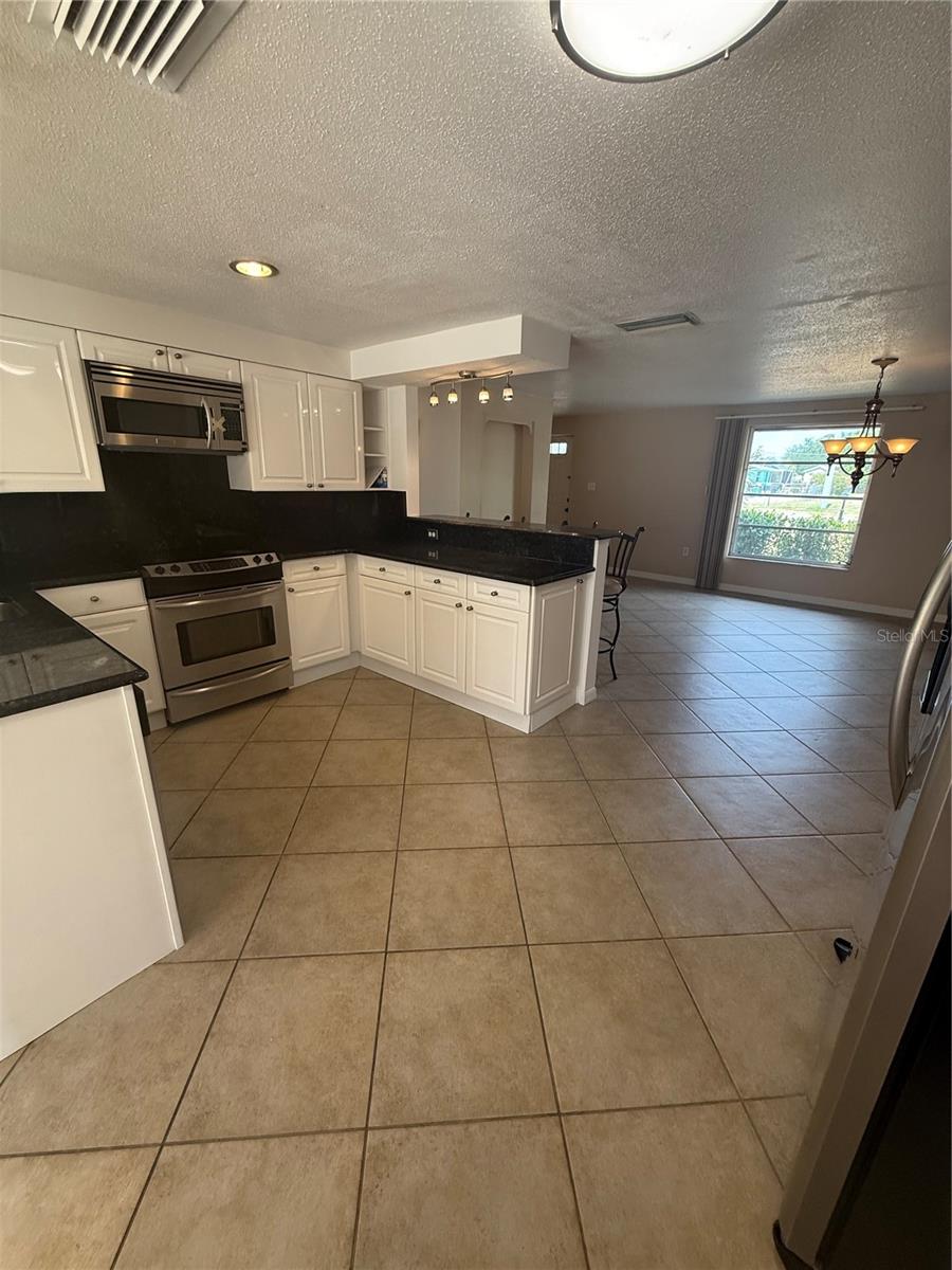 635 W TARPON BLVD NW, PORT CHARLOTTE, FL, 33952