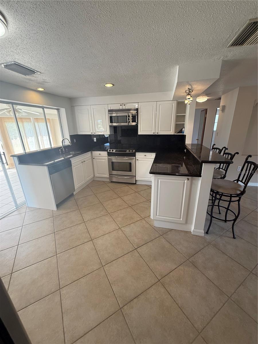 635 W TARPON BLVD NW, PORT CHARLOTTE, FL, 33952