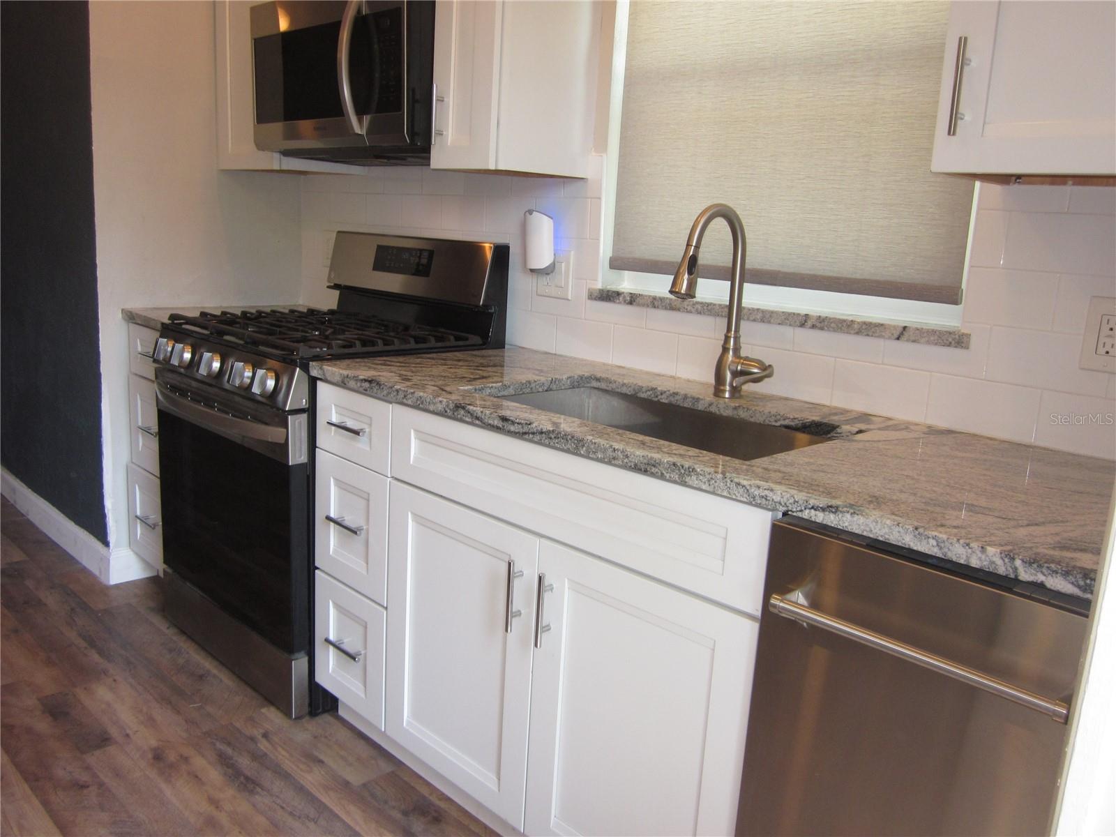 162 SW LINCOLN CIR N, ST PETERSBURG, FL, 33703