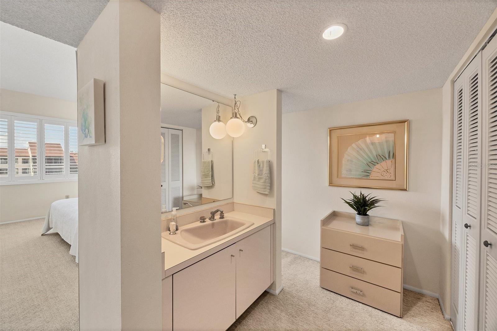 6285 MIDNIGHT PASS RD #403, SARASOTA, FL, 34242