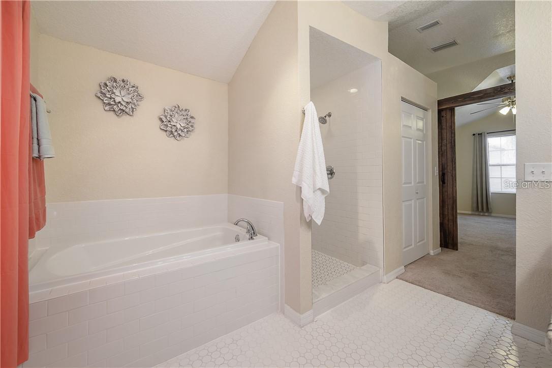 1414 E IDLEWILD AVE, TAMPA, FL, 33604