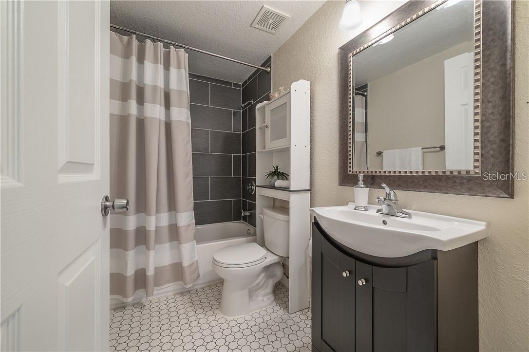 1414 E IDLEWILD AVE, TAMPA, FL, 33604