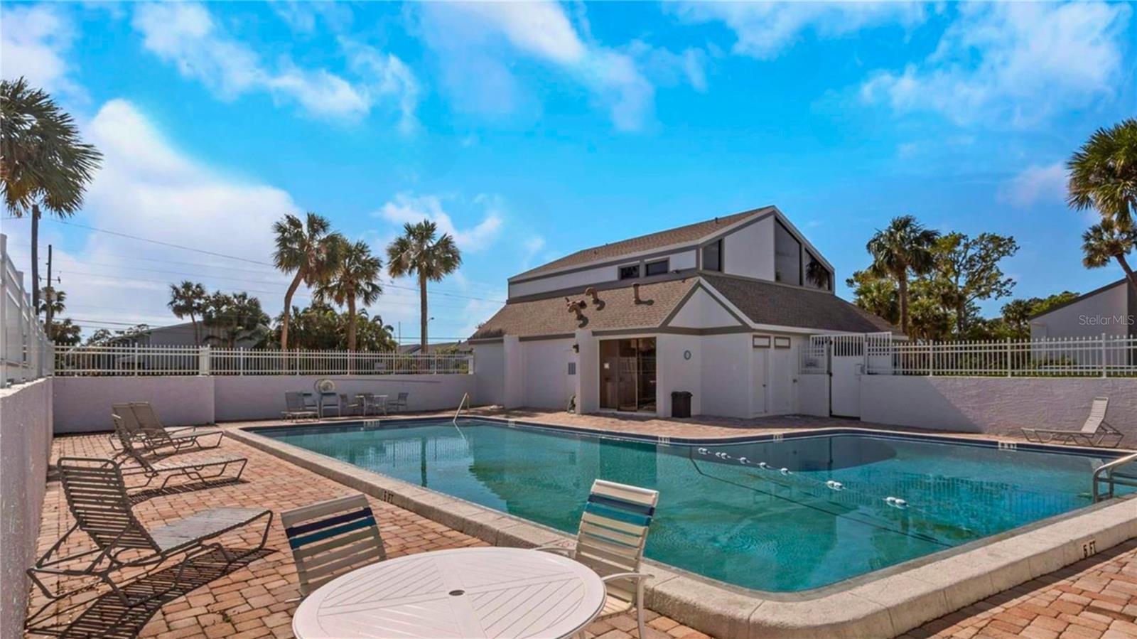 1981 LAKEWOOD CLUB DR S #4M, ST PETERSBURG, FL, 33712