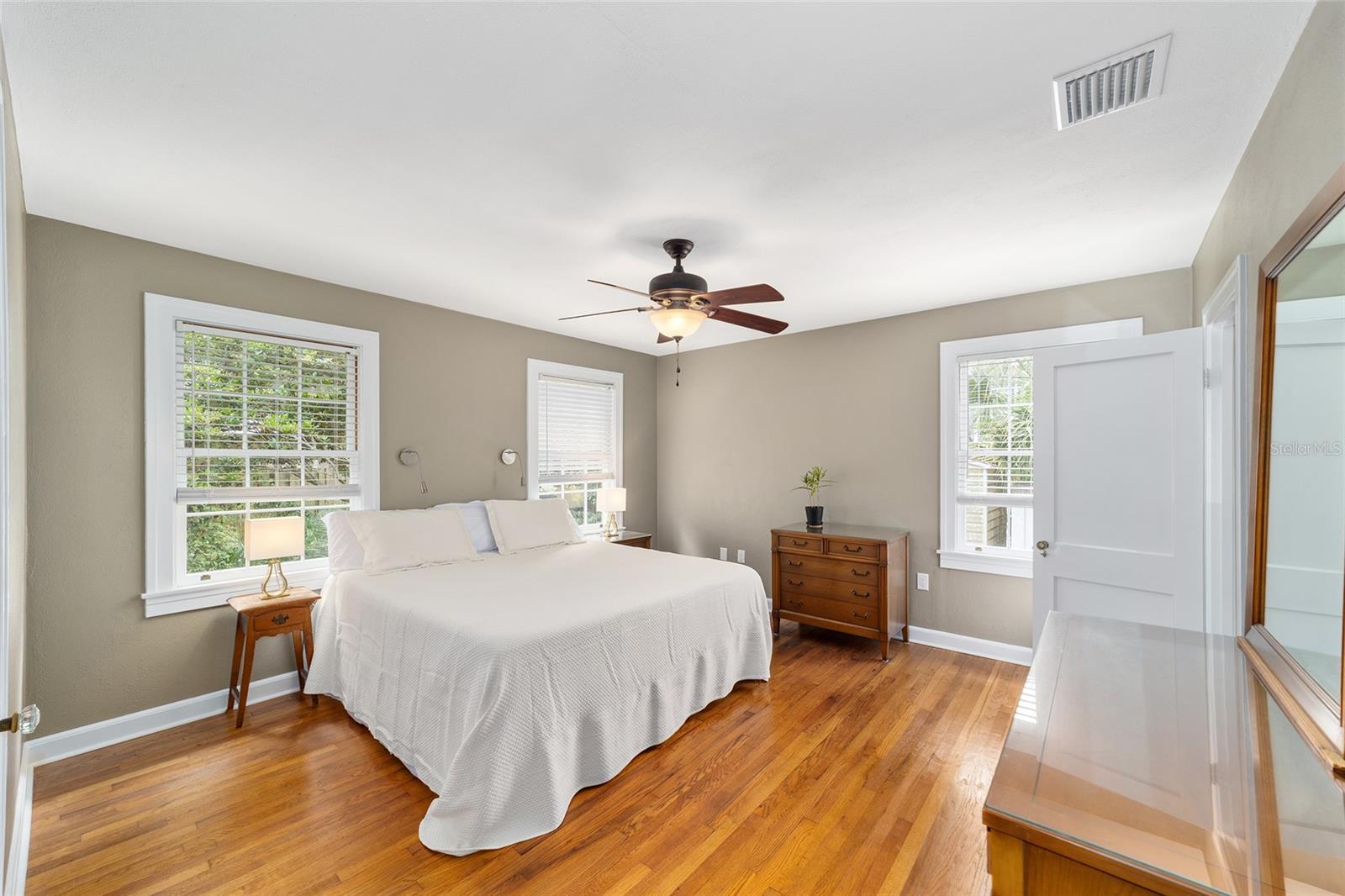 415 NE 5TH AVE, GAINESVILLE, FL, 32601