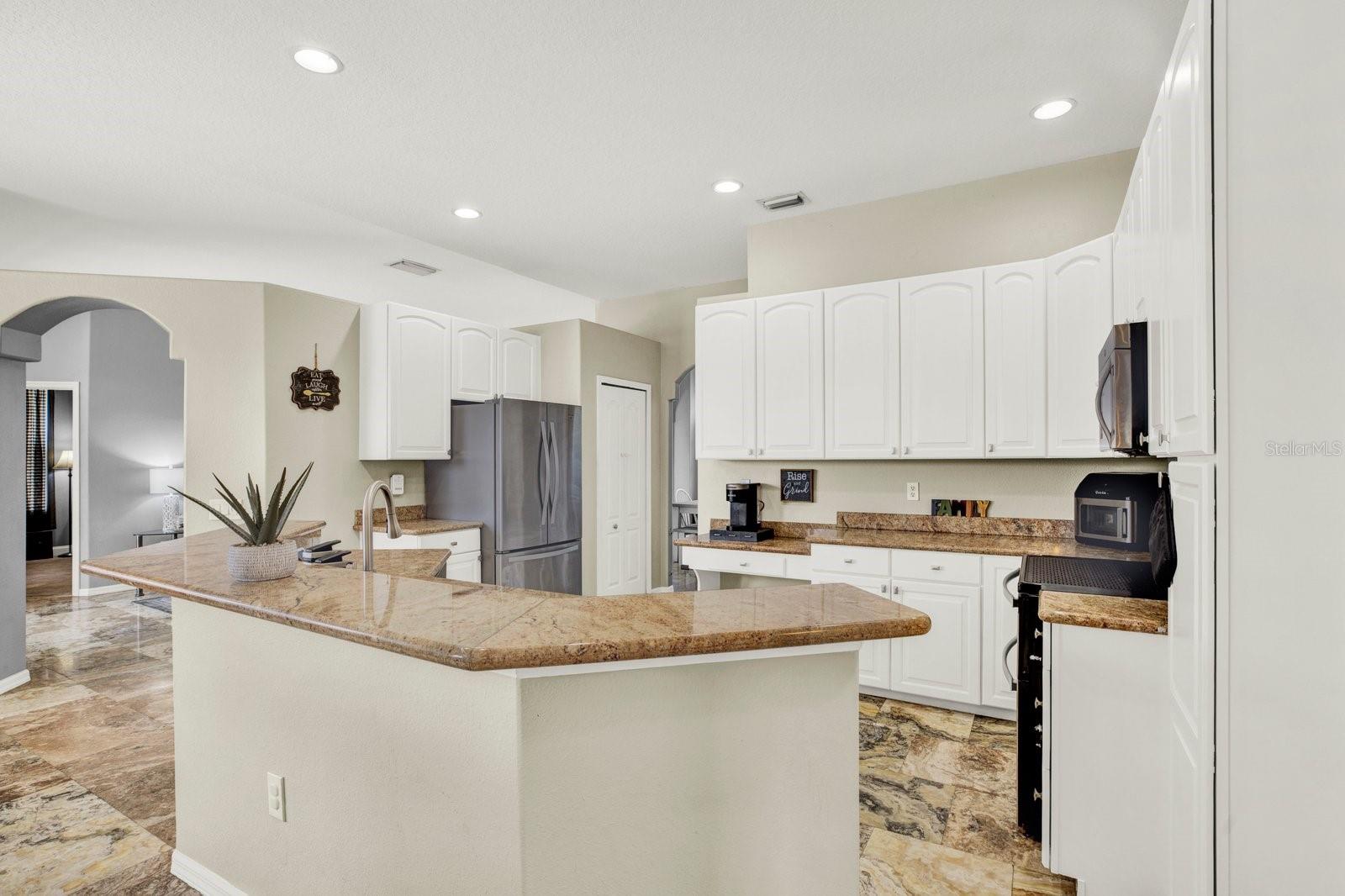 25330 CONESTOGA DR, LAND O LAKES, FL, 34639