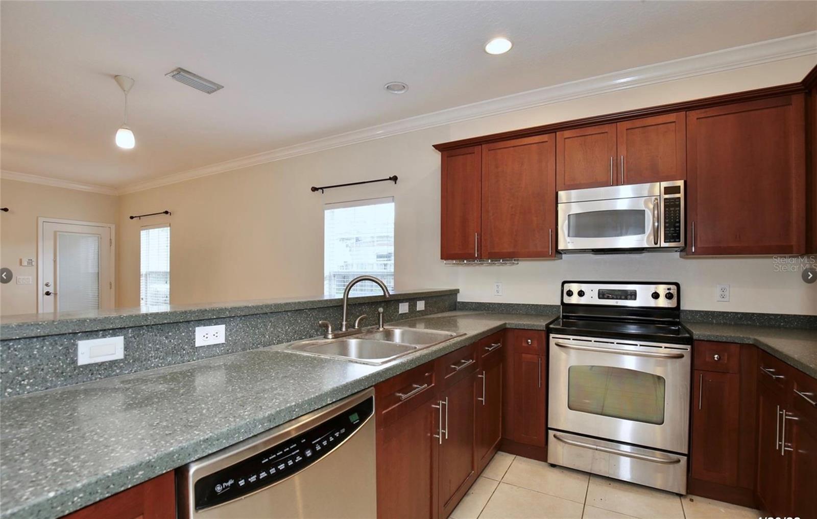 2128 LUCERNE TER, ORLANDO, FL, 32806