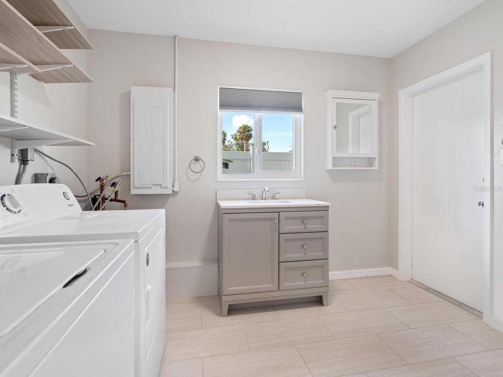 6116 RODGERS AVE, SARASOTA, FL, 34231