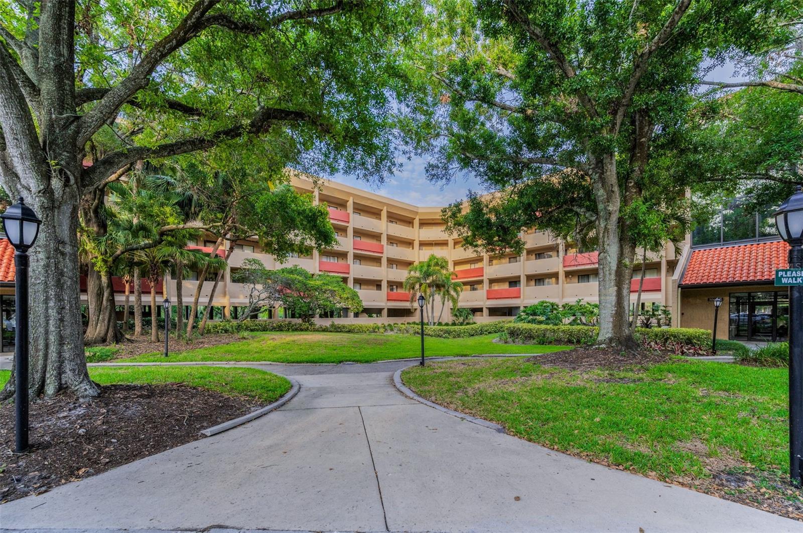 3062 EASTLAND BLVD #402, CLEARWATER, FL, 33761