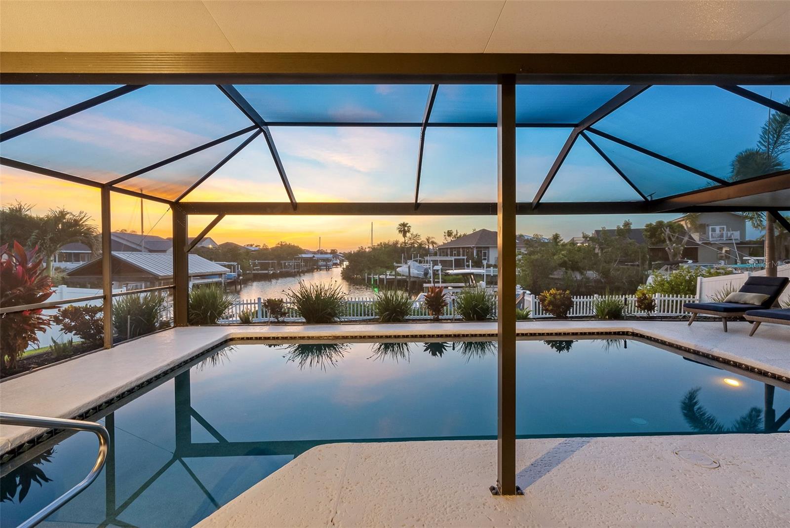 6604 DOLPHIN COVE DR, APOLLO BEACH, FL, 33572