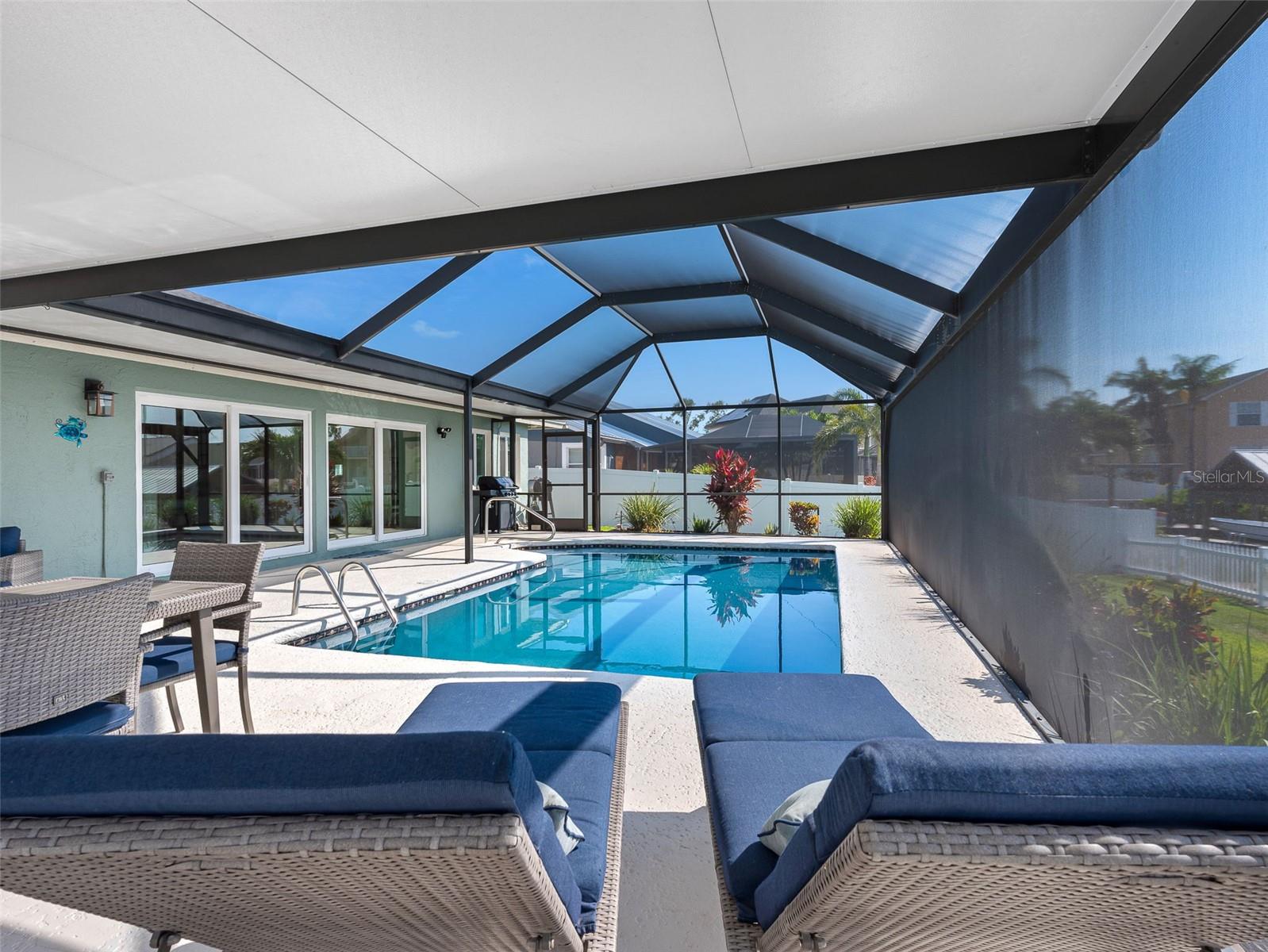 6604 DOLPHIN COVE DR, APOLLO BEACH, FL, 33572