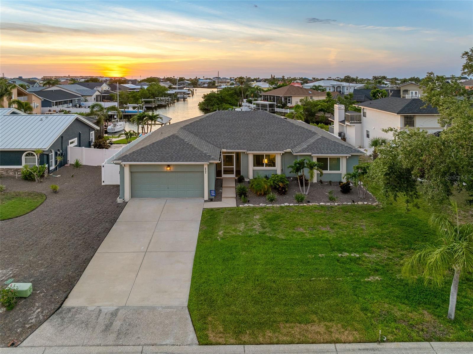 6604 DOLPHIN COVE DR, APOLLO BEACH, FL, 33572