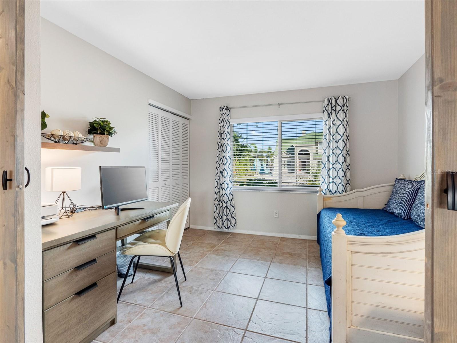 6604 DOLPHIN COVE DR, APOLLO BEACH, FL, 33572