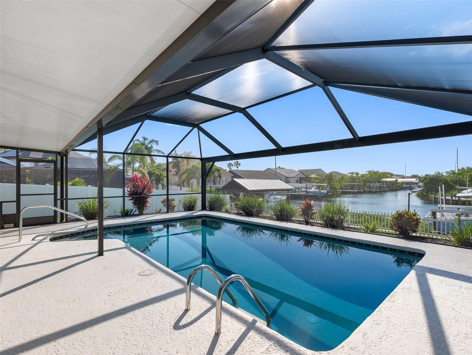 6604 DOLPHIN COVE DR, APOLLO BEACH, FL, 33572