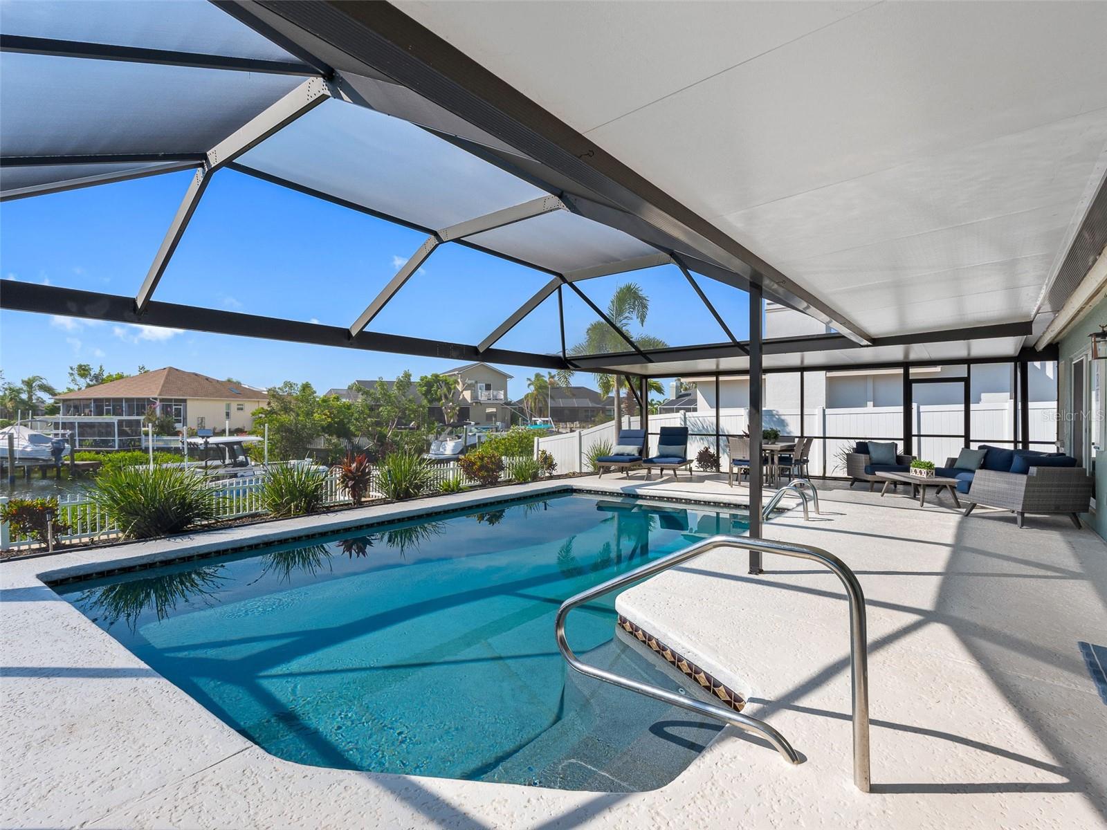 6604 DOLPHIN COVE DR, APOLLO BEACH, FL, 33572