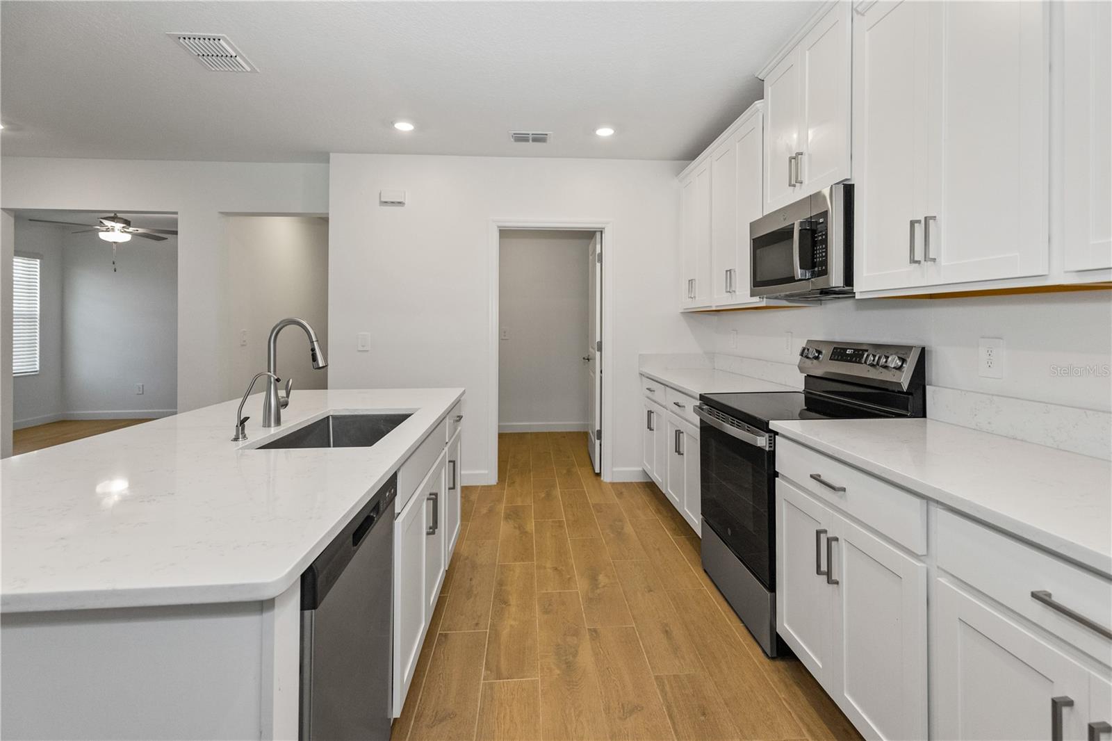 10721 GABLE DIG LOOP, SAN ANTONIO, FL, 33576