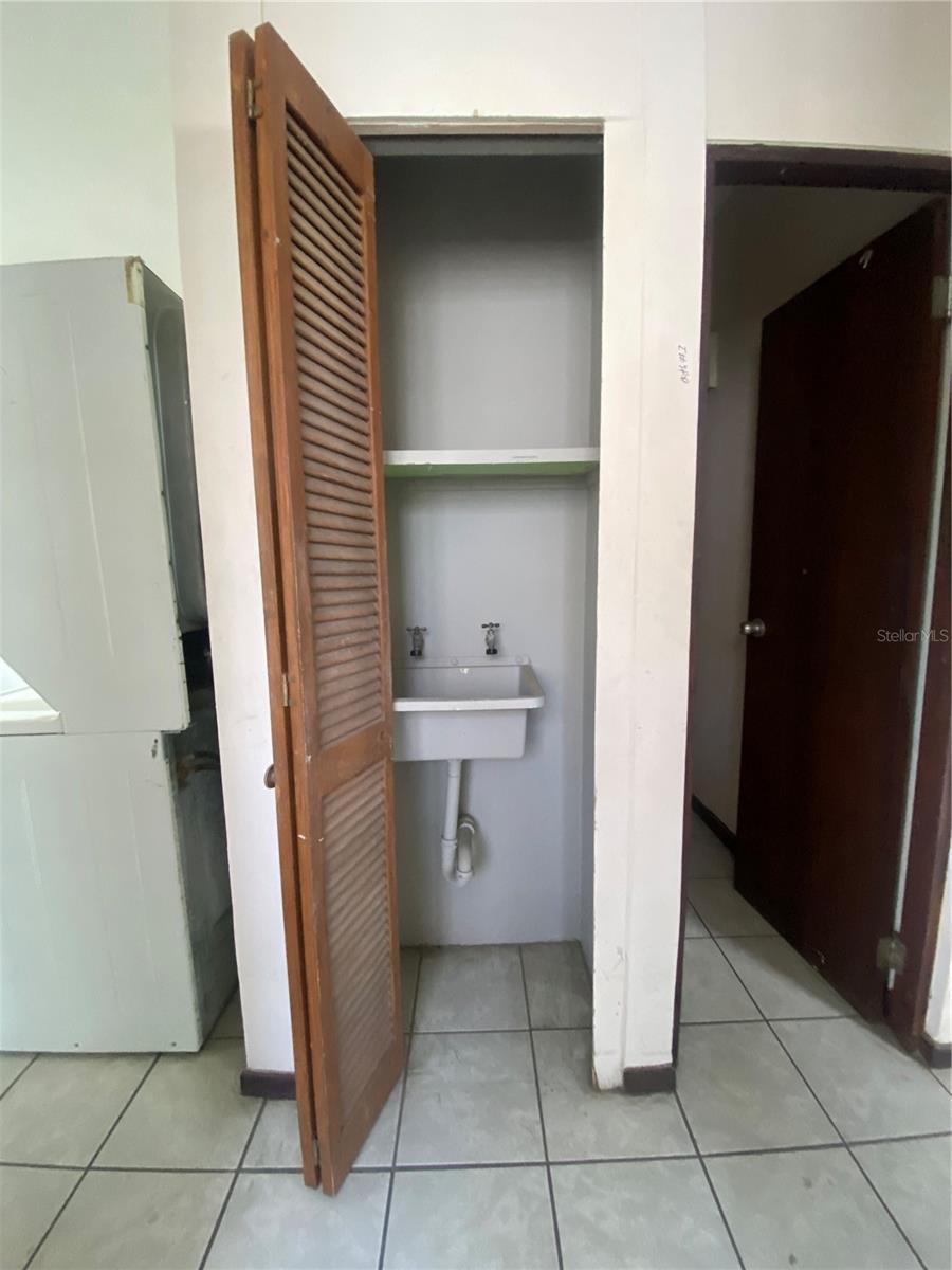 PR9113395 Property Photo