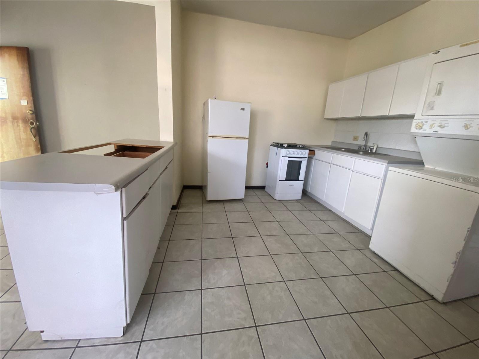 PR9113395 Property Photo