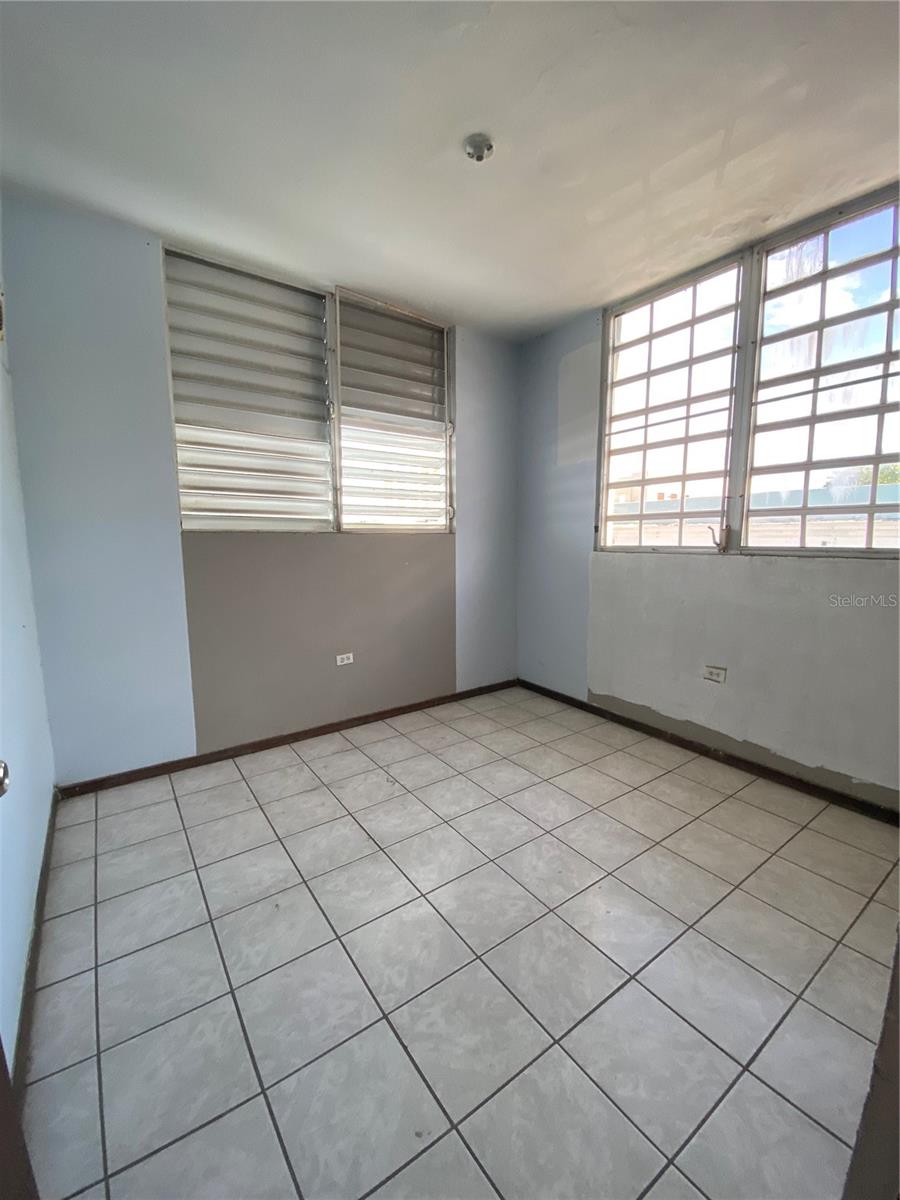 PR9113395 Property Photo