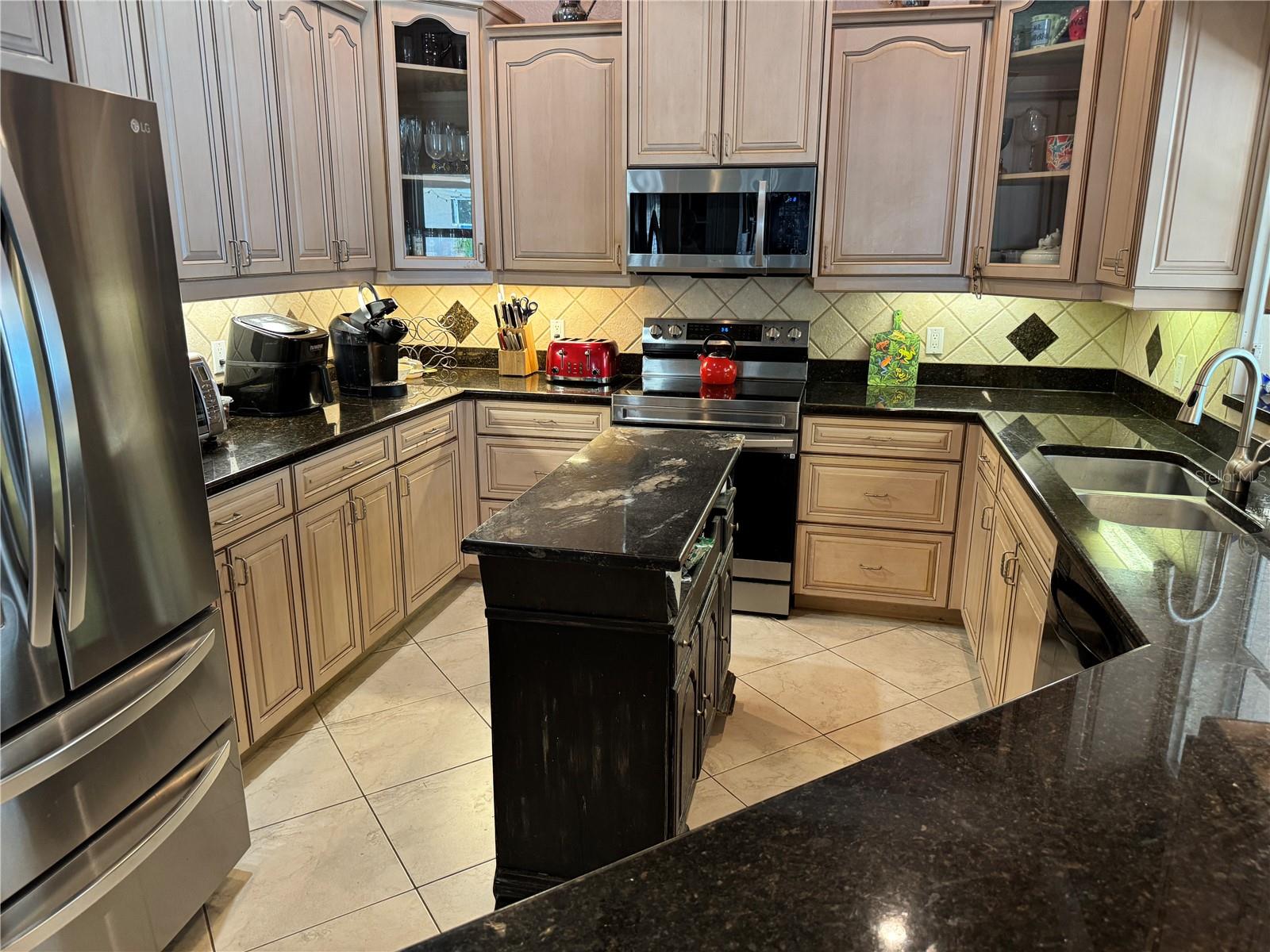 652 N ELM ST, ENGLEWOOD, FL, 34223