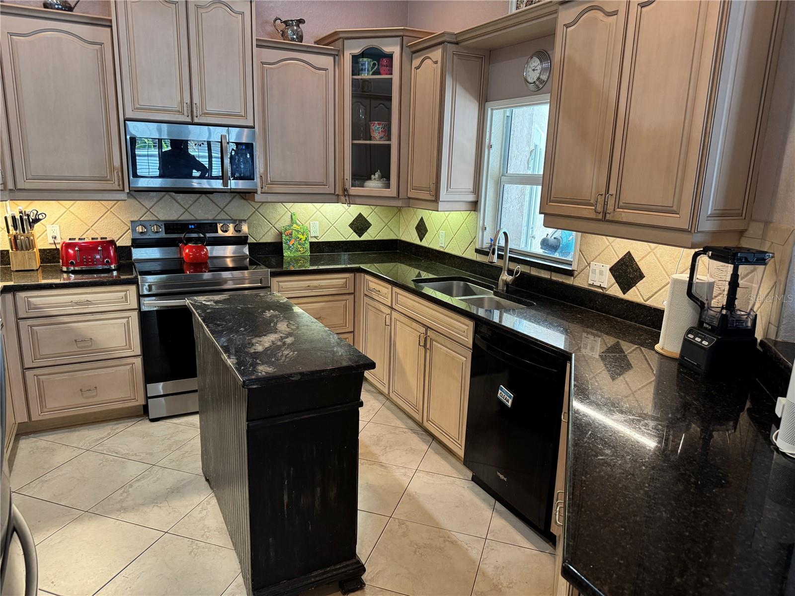 652 N ELM ST, ENGLEWOOD, FL, 34223