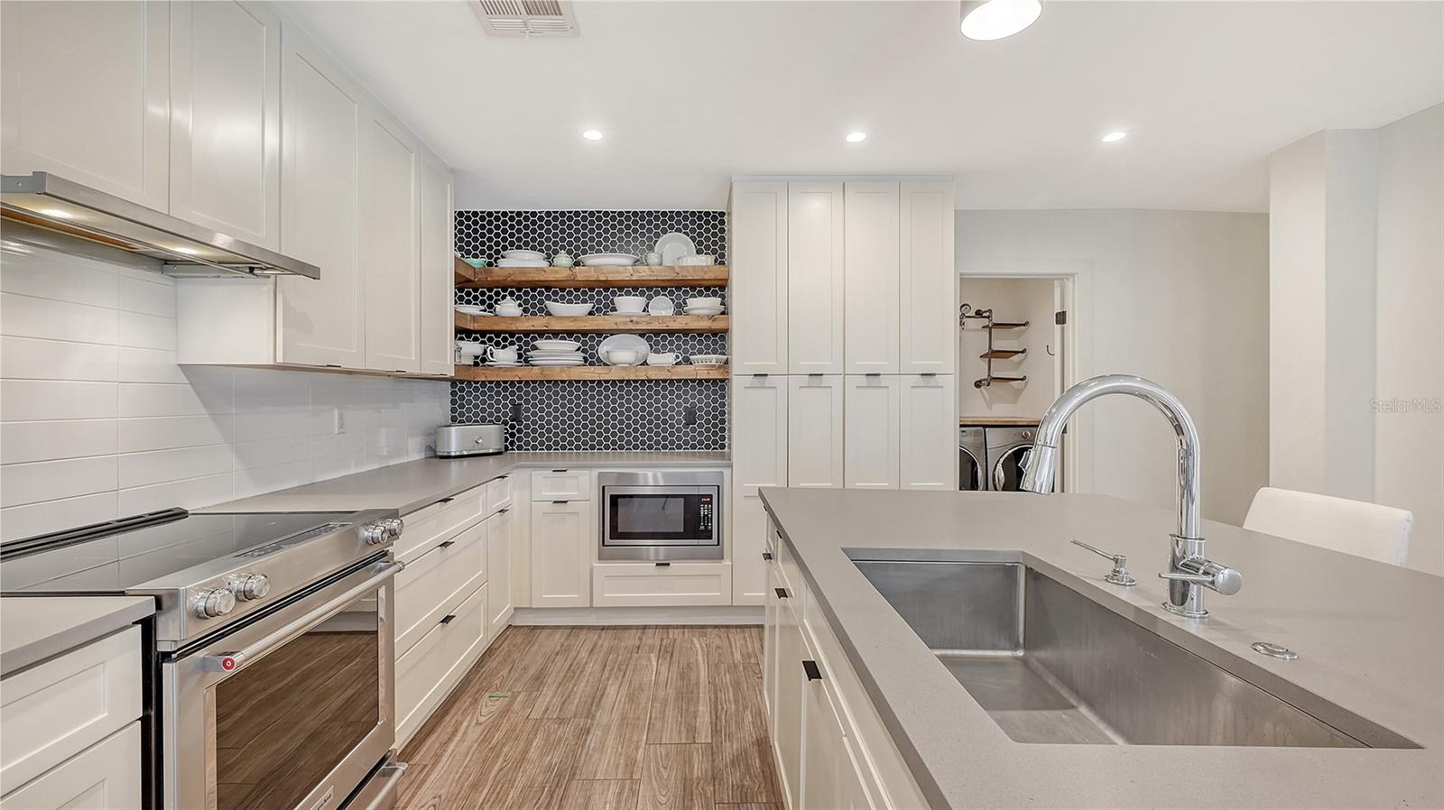 1857 JASMINE DR, SARASOTA, FL, 34239