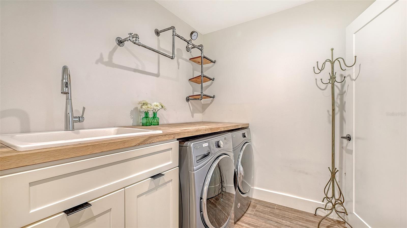 1857 JASMINE DR, SARASOTA, FL, 34239