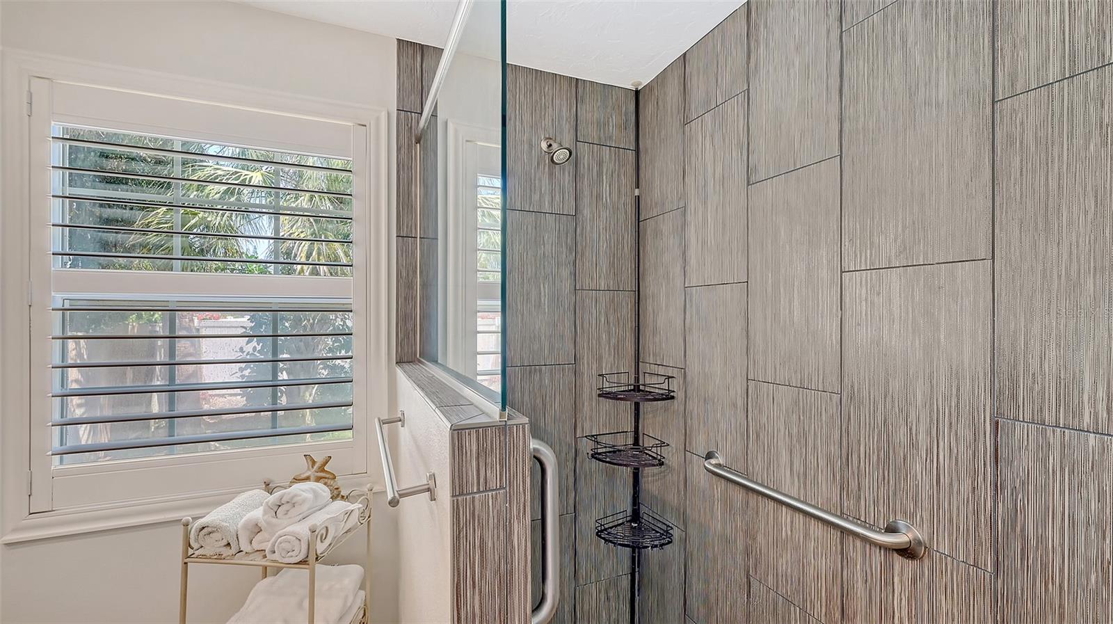 1857 JASMINE DR, SARASOTA, FL, 34239