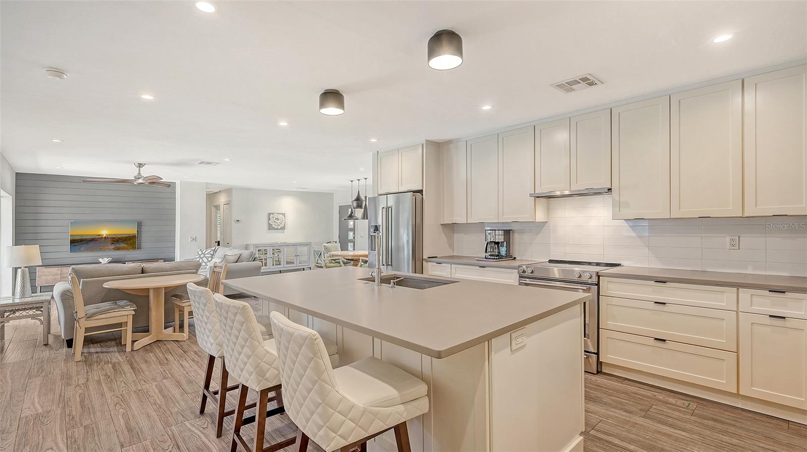 1857 JASMINE DR, SARASOTA, FL, 34239