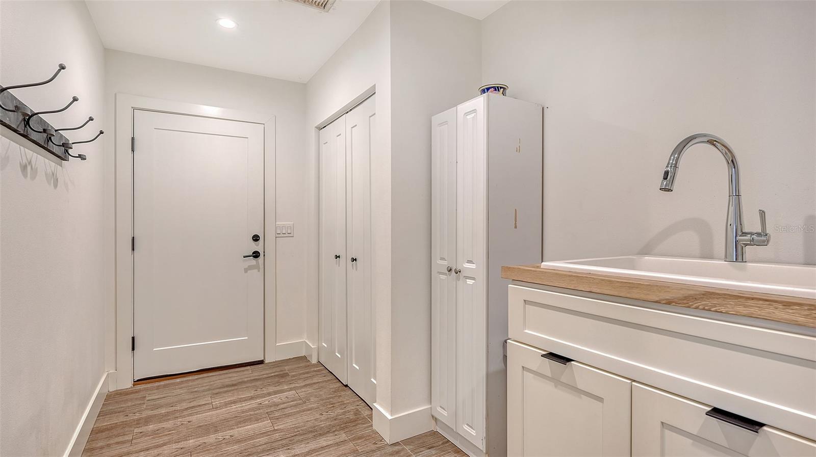 1857 JASMINE DR, SARASOTA, FL, 34239